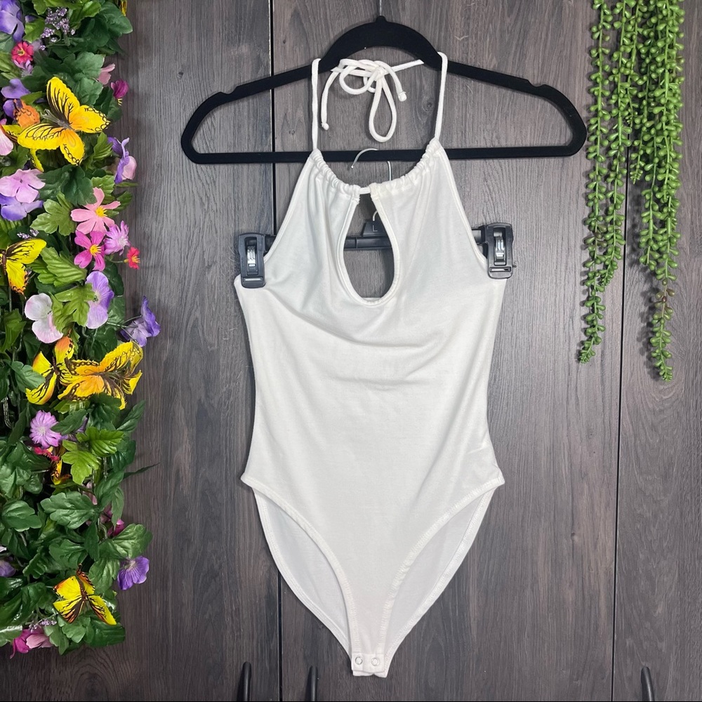 🌸5/$25🌸Forever 21 White High Neckline Halter Bodysuit Size Small